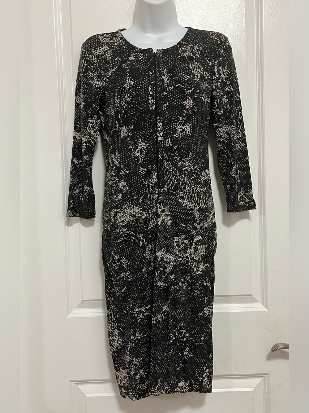 Ann Taylor Petite Black Abstract Print Sheath Dress